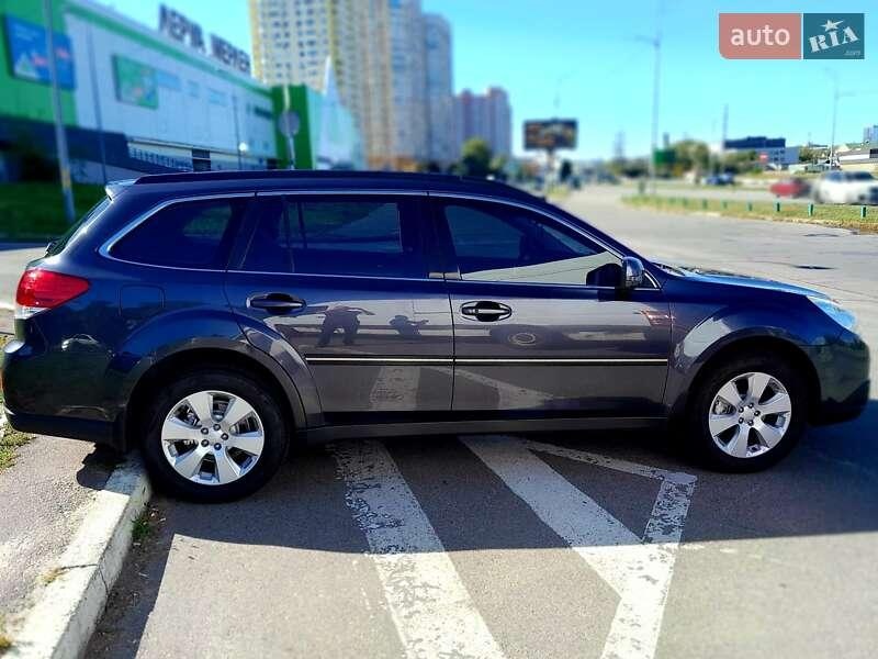 Subaru Outback 2011