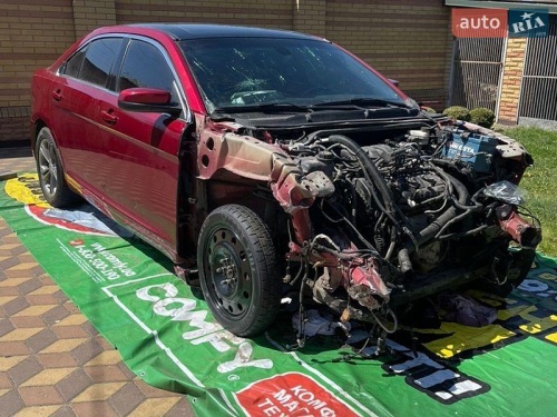 Ford Taurus 2016