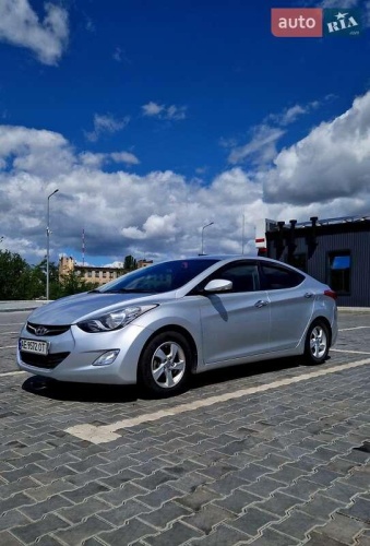 Hyundai Avante 2012