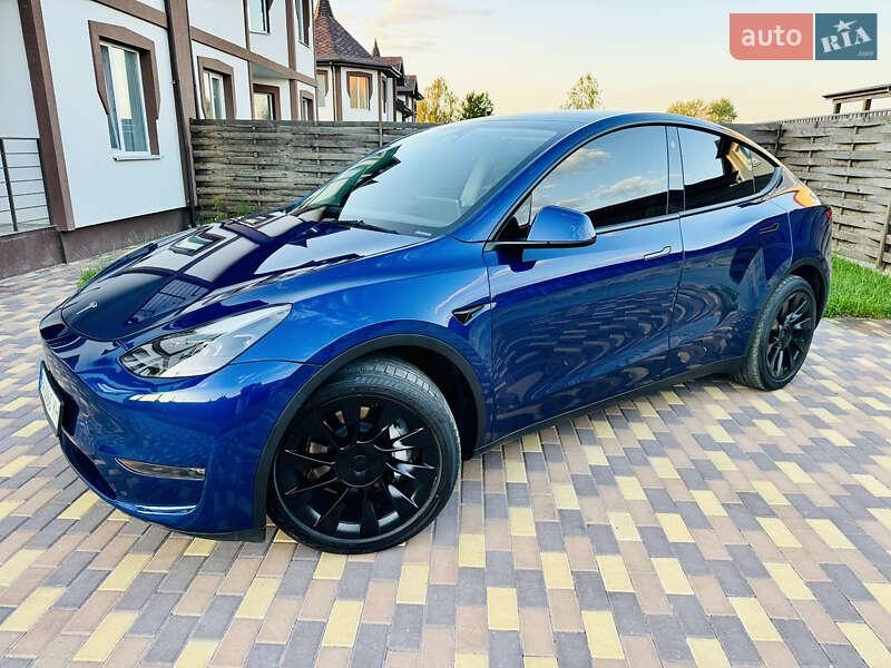 Tesla Model Y 2023