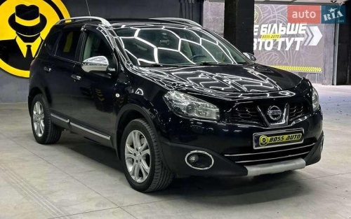 Nissan Qashqai+2 2010