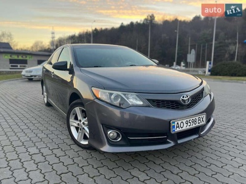Toyota Camry 2012