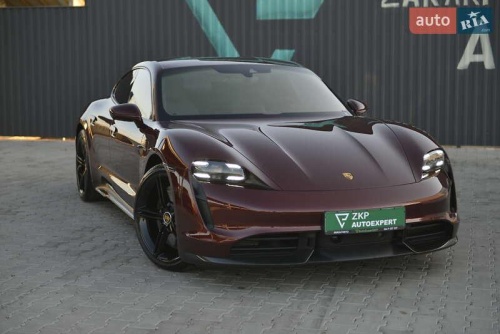 Porsche Taycan 2021
