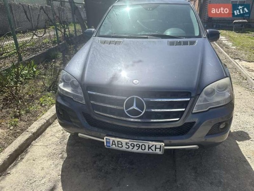 Mercedes-Benz M-Class 2010