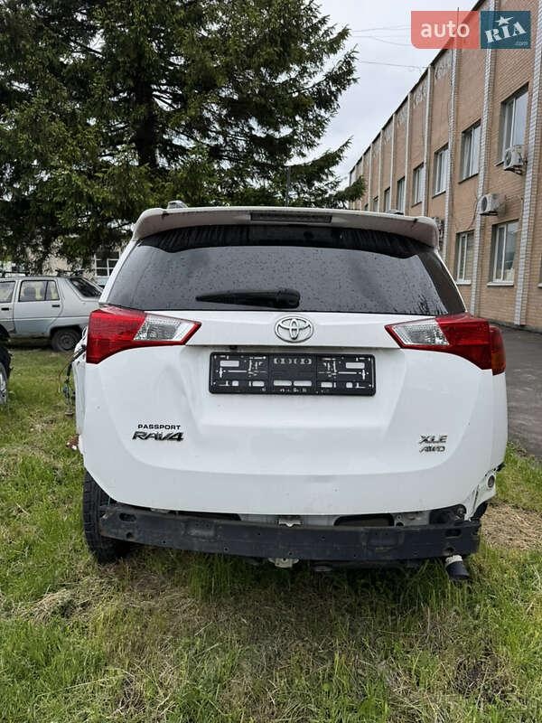 Toyota RAV4 2015