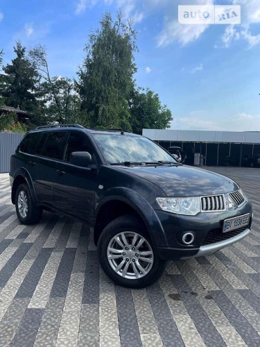 Mitsubishi Pajero Sport 2011