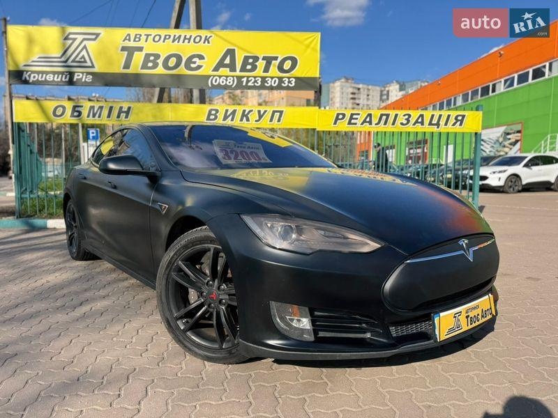 Tesla Model S 2013