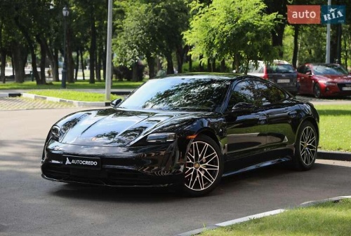 Porsche Taycan 2023