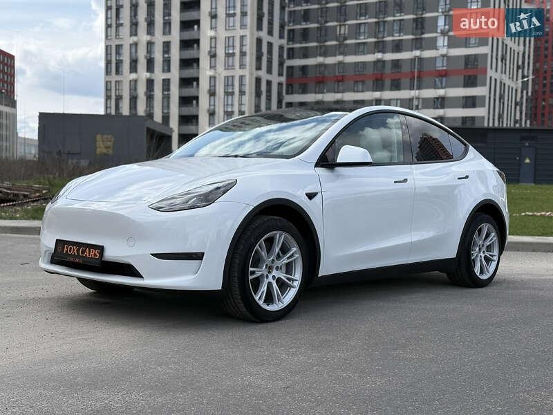 Tesla Model Y 2023