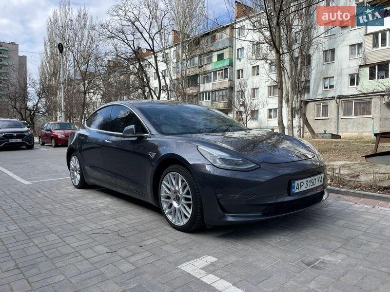 Tesla Model 3 2020