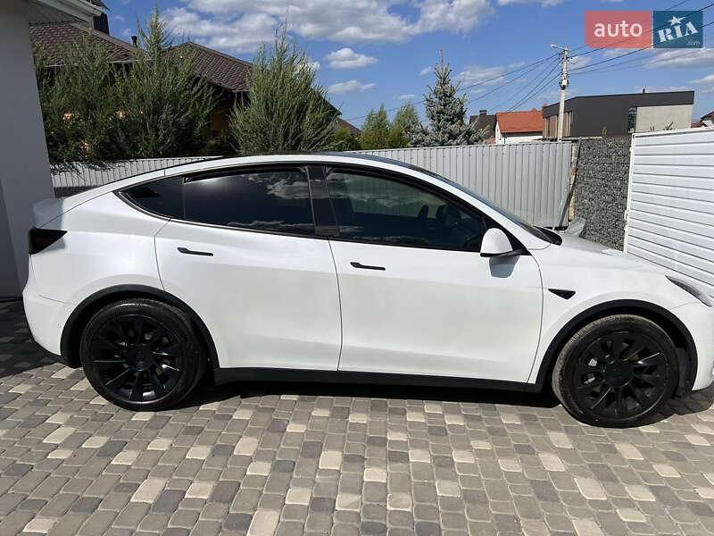 Tesla Model Y 2020