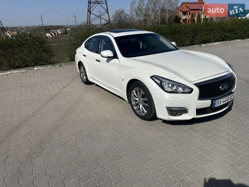 Infiniti Q70 2017