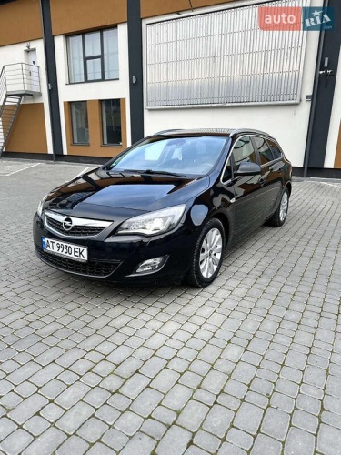 Opel Astra 2011