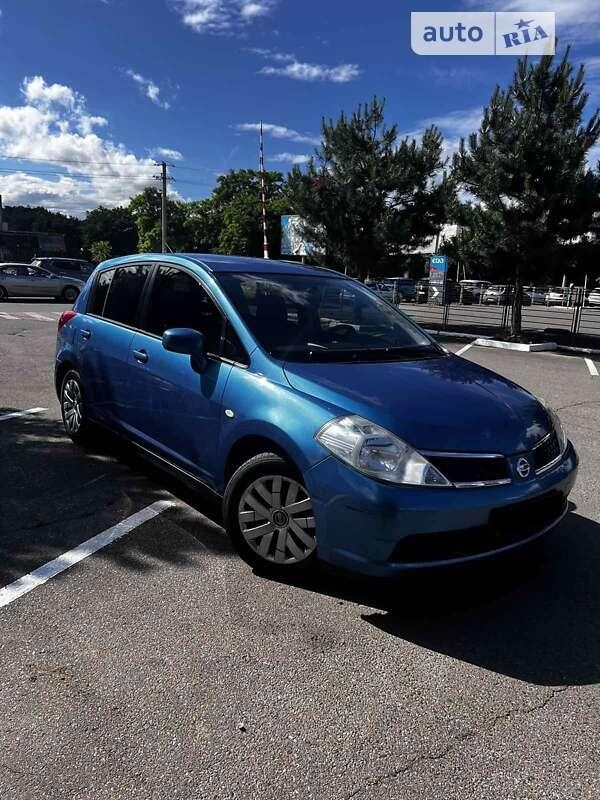 Nissan TIIDA 2008