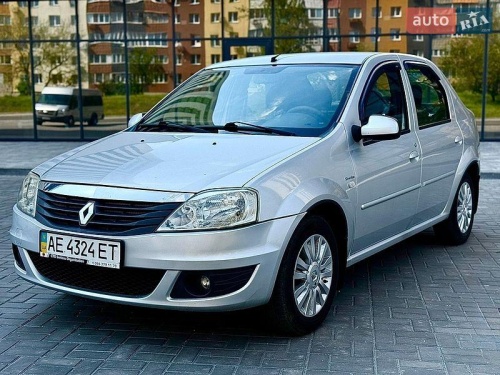 Renault Logan 2011