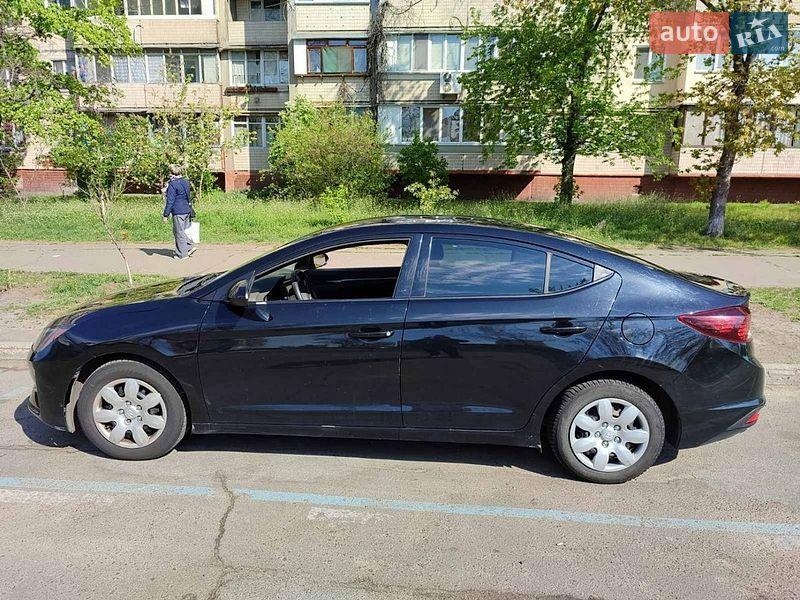 Hyundai Elantra 2019