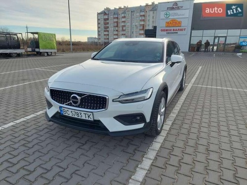 Volvo V60 Cross Country 2019