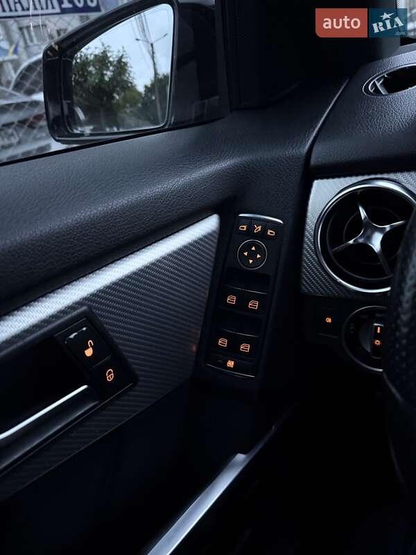 Mercedes-Benz GLK-Class 2012