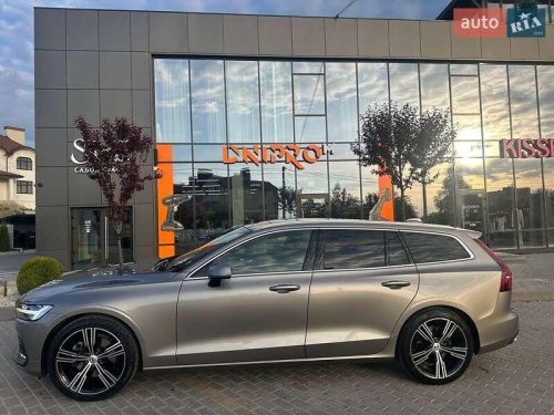 Volvo V60 2021