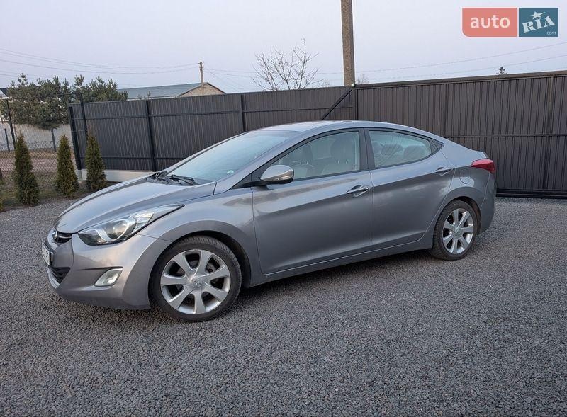 Hyundai Elantra 2012