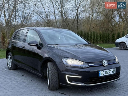 Volkswagen e-Golf 2015