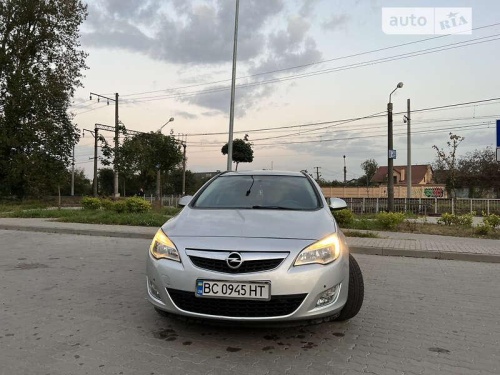 Opel Astra 2011