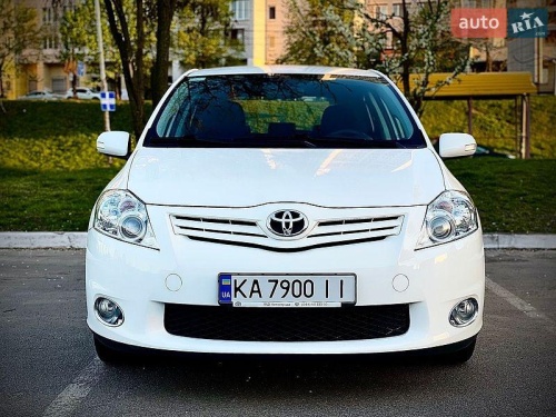 Toyota Auris 2011