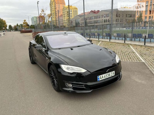 Tesla Model S 2014