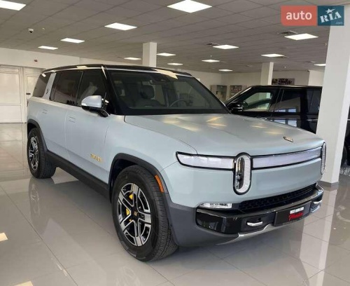 Rivian R1S 2023