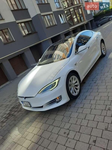 Tesla Model S 2016