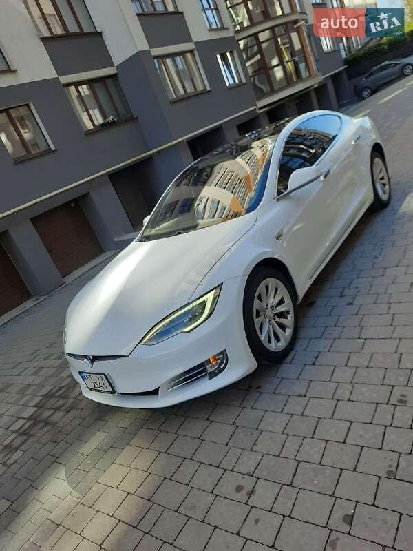 Tesla Model S 2016