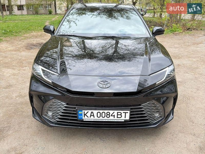 Toyota Camry 2025