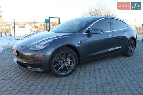 Tesla Model 3 2020