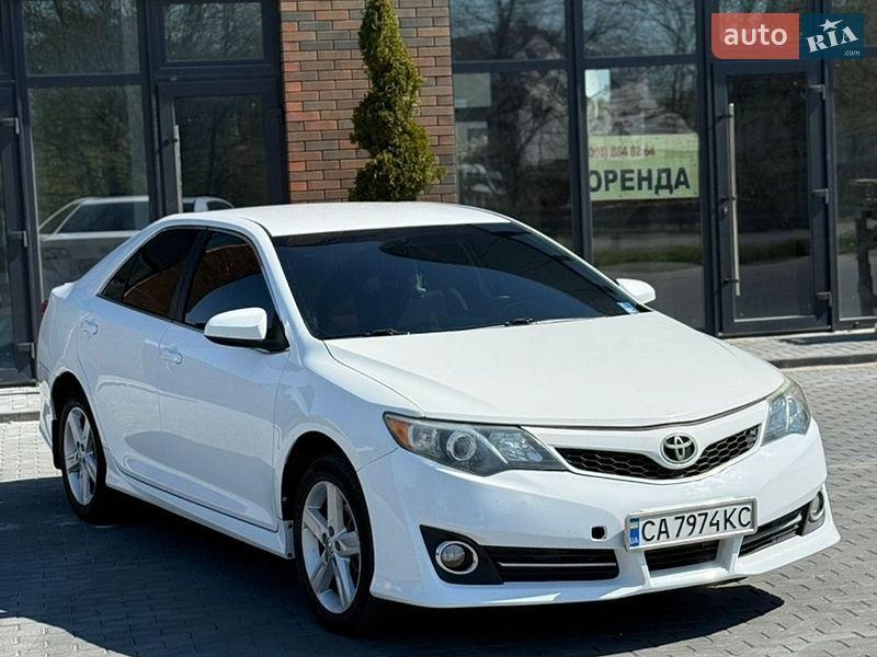 Toyota Camry 2014