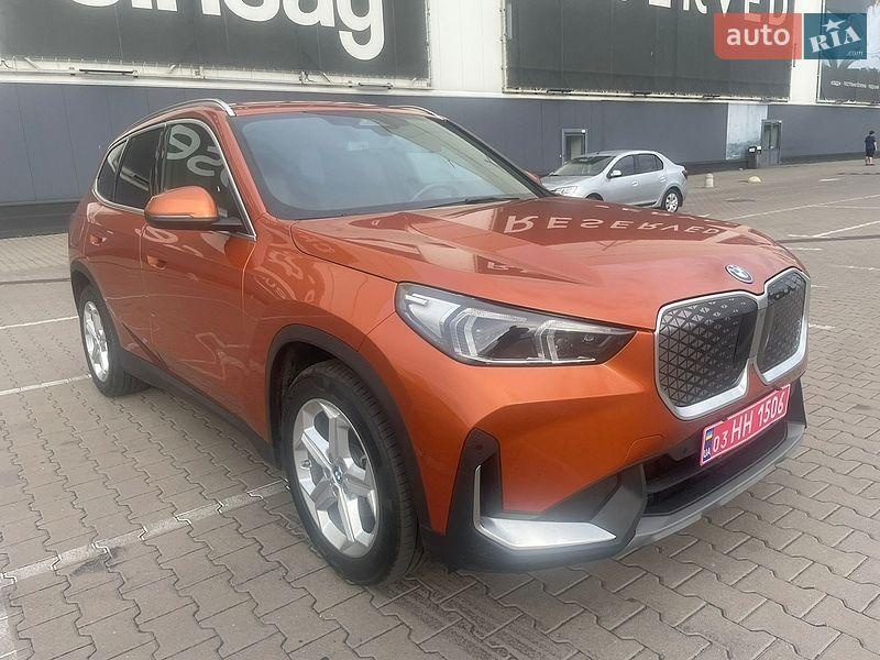 BMW iX1 2024
