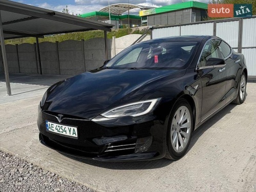 Tesla Model S 2016