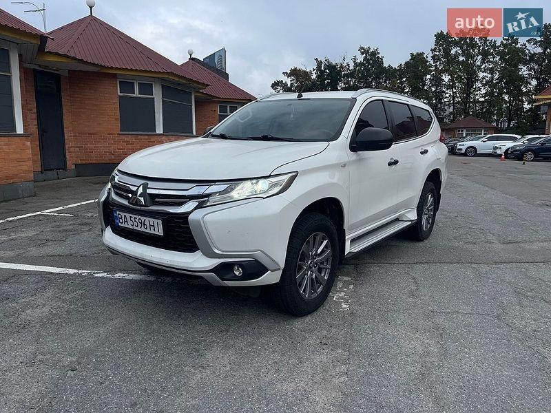 Mitsubishi Pajero Sport 2016