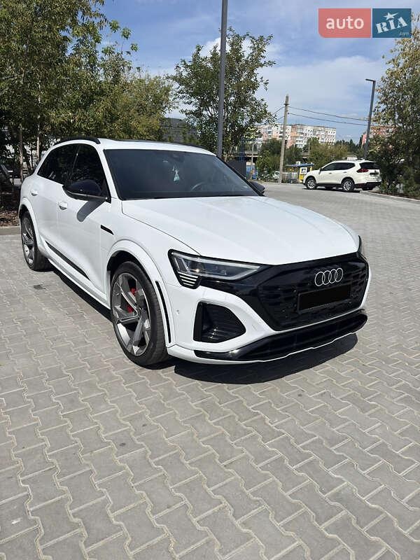 Audi SQ8 e-tron 2023