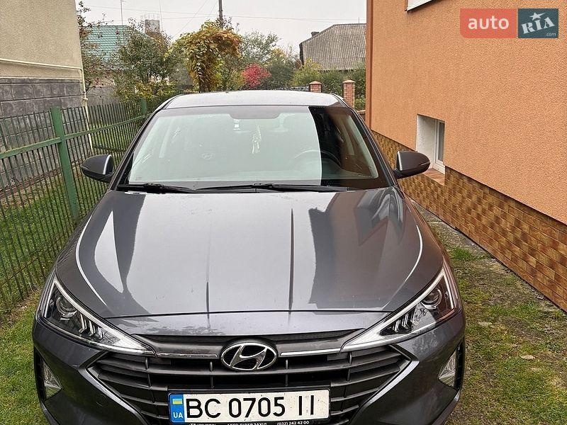 Hyundai Elantra 2019