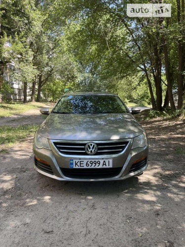 Volkswagen Passat CC 2011