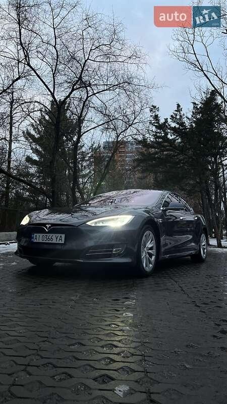 Tesla Model S 2019