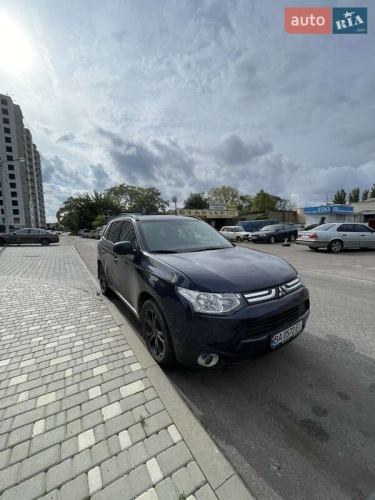 Mitsubishi Outlander 2013