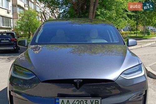 Tesla Model X 2022