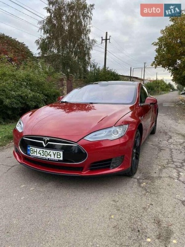 Tesla Model S 2013