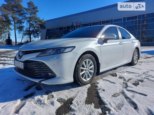 Toyota Camry 2019