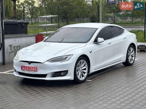 Tesla Model S 2016