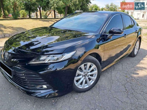 Toyota Camry 2019