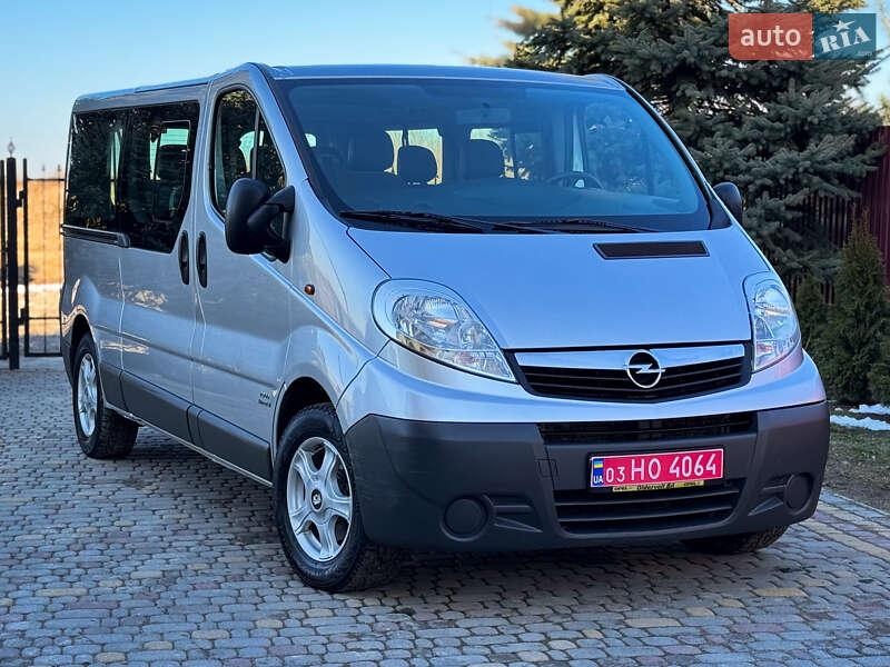 Opel Vivaro 2011