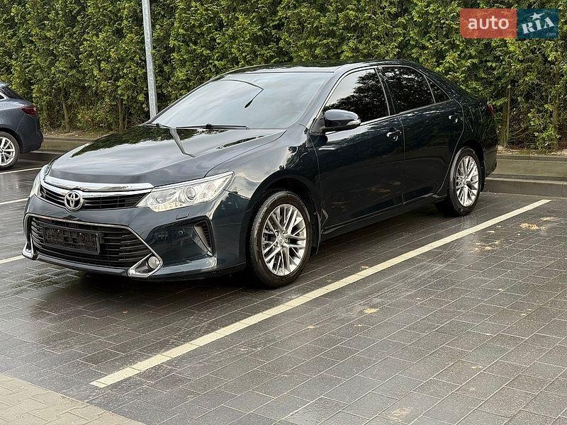 Toyota Camry 2017