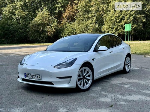 Tesla Model 3 2022